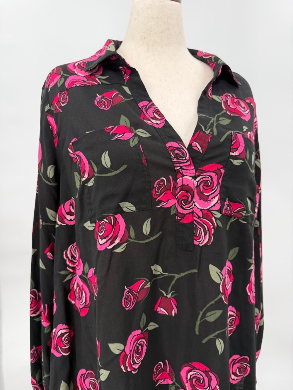 Torrid Harper Rose Floral V-Neck Semi-Sheer Top Size 2 (2X, 18-20)